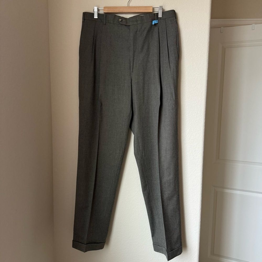 Berle USA 100% Wool Pleated Dress Pants Mens 38 Gray Classic Tailored Trousers